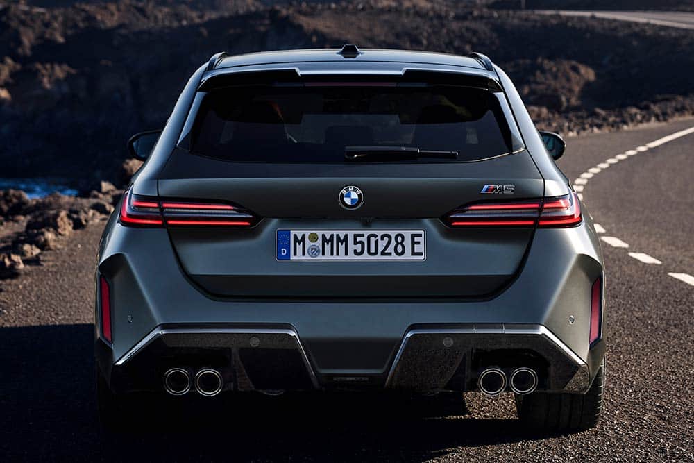 https://autogreeknews.gr/wp-content/uploads/2024/08/BMW-M5-Touring-15.jpg