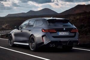 BMW-M5-Touring-(16)