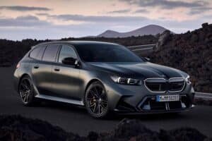 BMW-M5-Touring-(7)