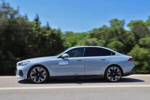 BMW-i5-eDrive40-(11)