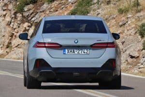 BMW-i5-eDrive40-(16)