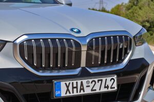 BMW-i5-eDrive40-(8)
