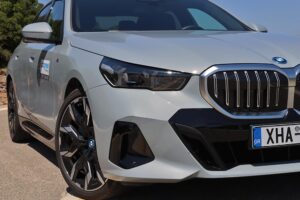 BMW-i5-eDrive40-(9)
