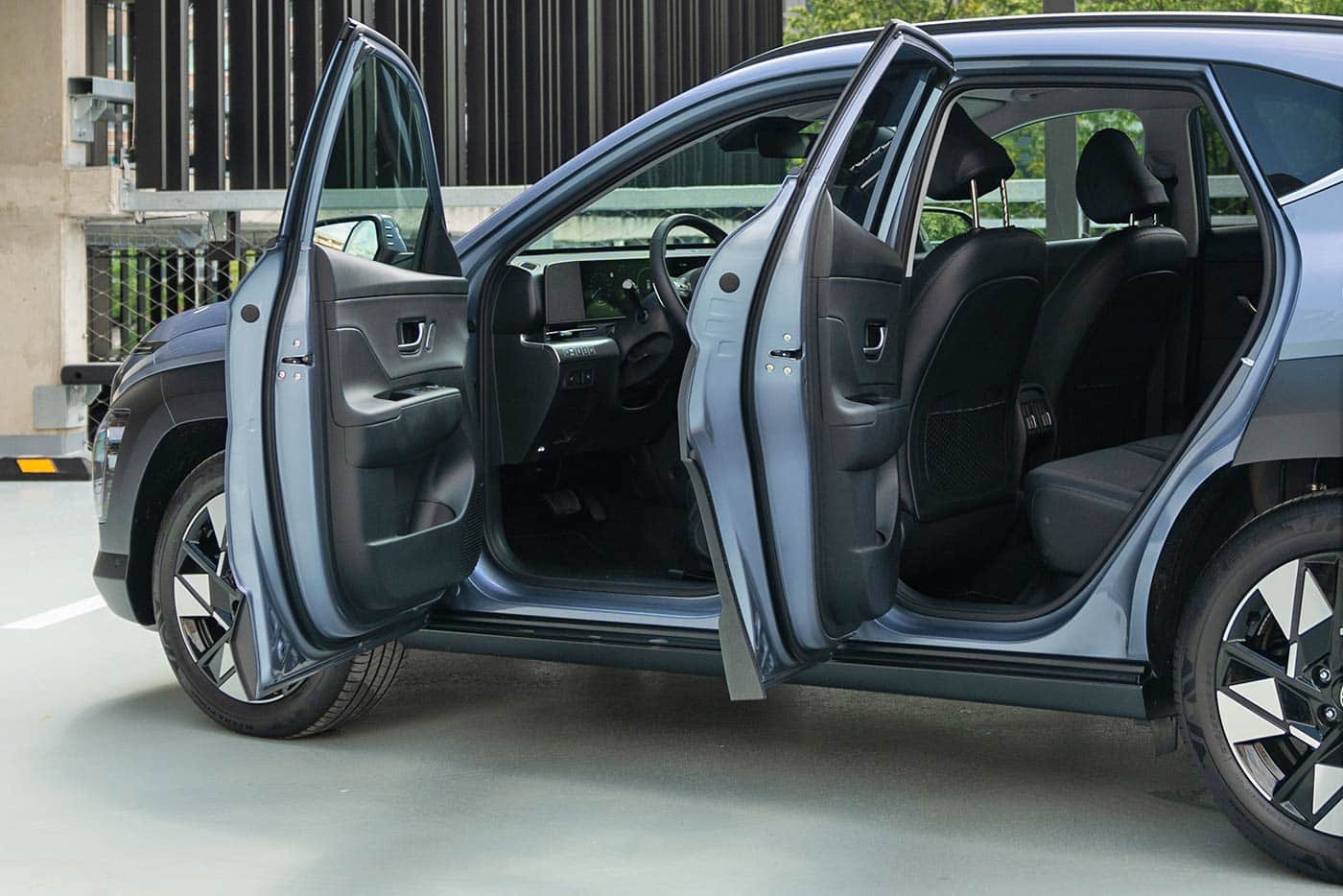 https://autogreeknews.gr/wp-content/uploads/2024/08/Hyundai-Kona-interior-2023.jpg