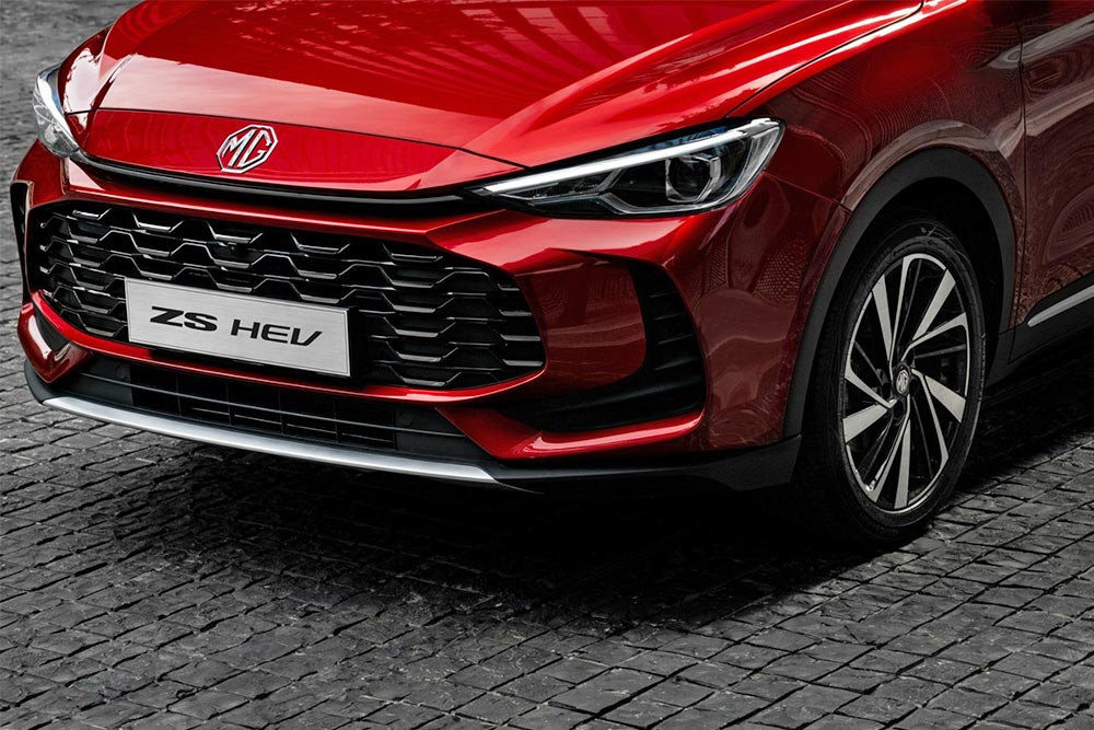 https://autogreeknews.gr/wp-content/uploads/2024/08/MG-ZS-Hybrid-front-1.jpg