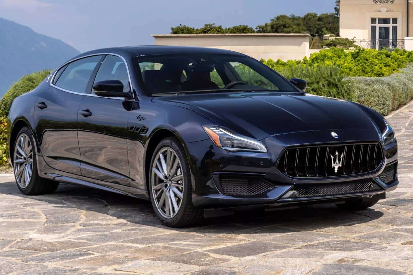 https://autogreeknews.gr/wp-content/uploads/2024/08/Maserati-MC20-Iris-Quattroporte-Grand-Finale-5-cop.jpg