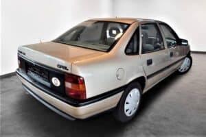 Opel_Vectra_A_1992_16_GLS (11)