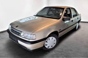 Opel_Vectra_A_1992_16_GLS (8)