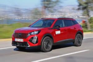 Peugeot-2008-FL-kinisi
