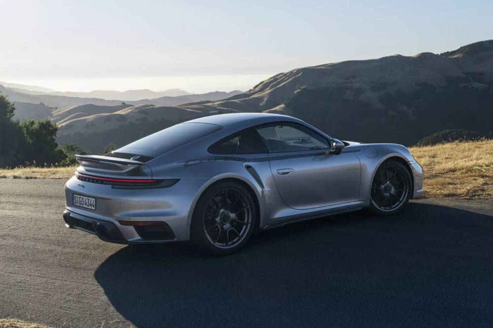 https://autogreeknews.gr/wp-content/uploads/2024/08/Porsche-911-Turbo-50-Years-Is-A-Retro-Flavored-Ann-6.jpg