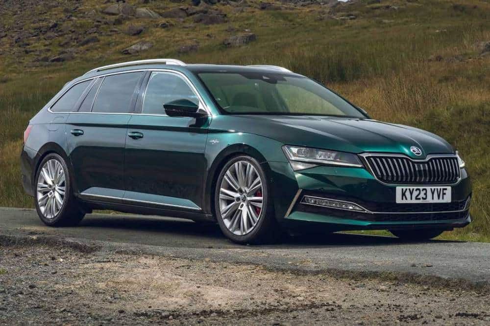 https://autogreeknews.gr/wp-content/uploads/2024/08/Skoda20Superb20Sleeper20Edition-6.jpg
