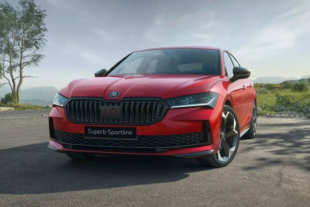 https://autogreeknews.gr/wp-content/uploads/2024/08/Skoda_Superb_Sportline-2-2048x1153-1.jpg