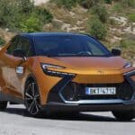 Toyota-C-HR-2.0-Hybrid-i-AWD-(7)