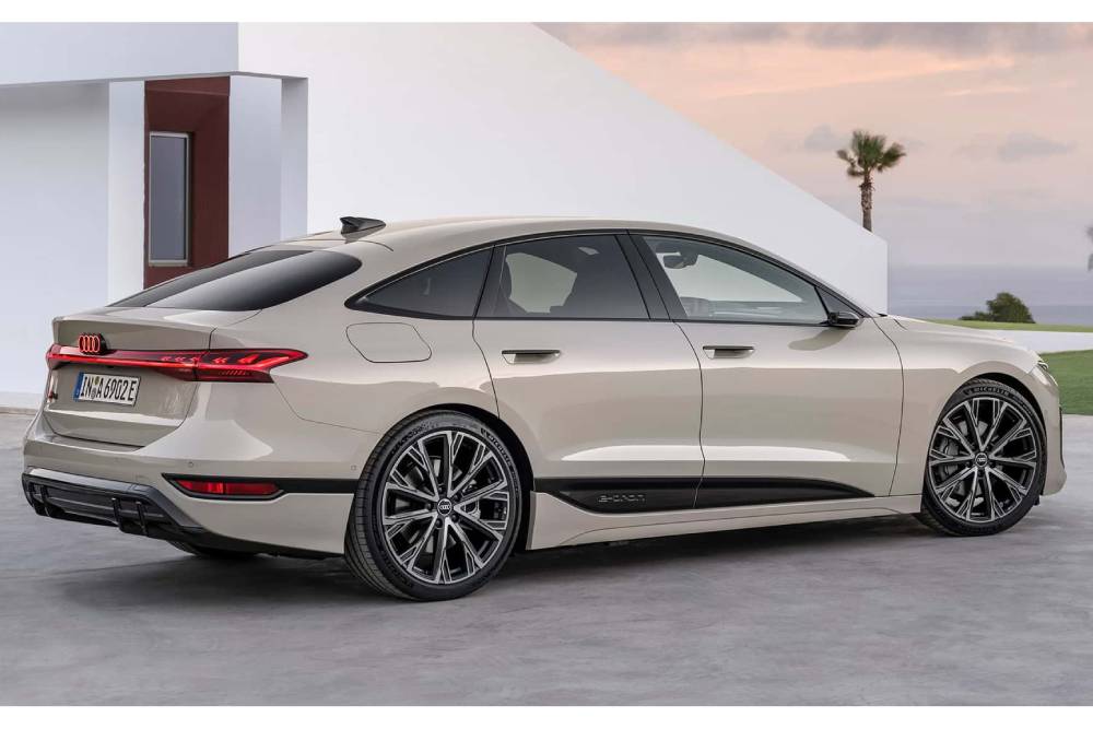 https://autogreeknews.gr/wp-content/uploads/2024/08/audi-a6-sportback-e-tron-2024-4.jpg