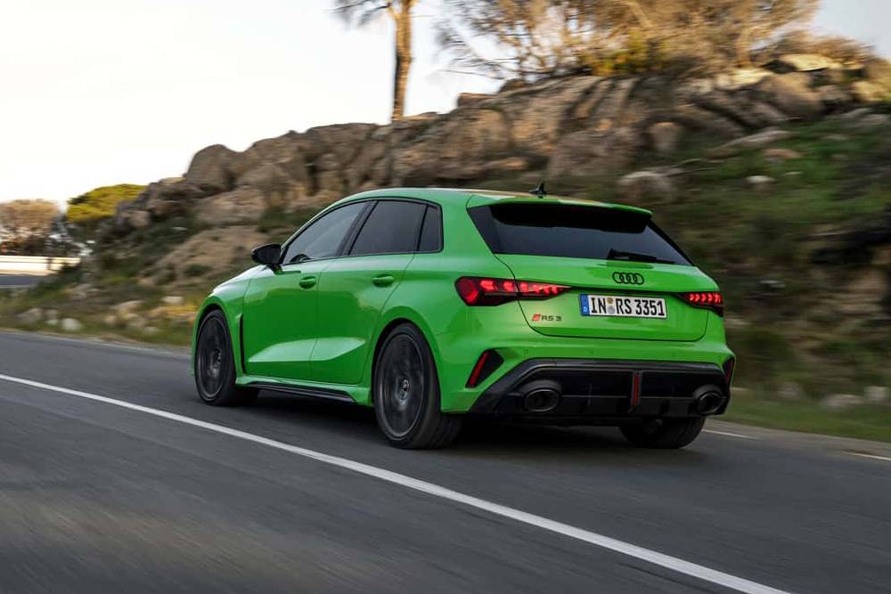 https://autogreeknews.gr/wp-content/uploads/2024/08/audi-rs-3-sportback-2024.jpg