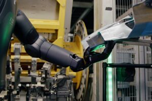 bmw-used-a-humanoid-robot-in-an-american-factory-f (4)