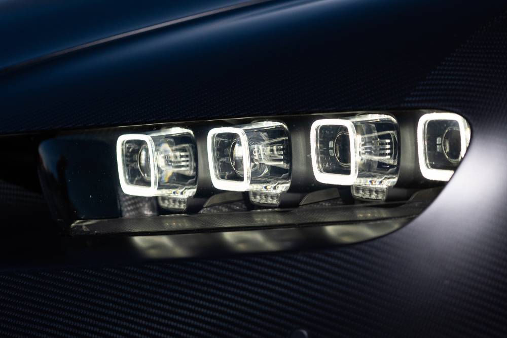 Φανάρια Bugatti Chiron ακριβότερα από καινούργια Cayenne