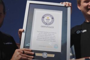 ford-s-best-selling-ev-the-mustang-mach-e-hits-rec (1)