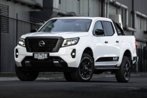 nissan-navara-discloses-its-dark-side-with-the-bla (1)