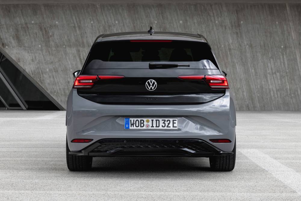 https://autogreeknews.gr/wp-content/uploads/2024/08/volkswagen_id-4.jpg