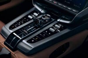 2025-Aston-Martin-Vanquish-902-25