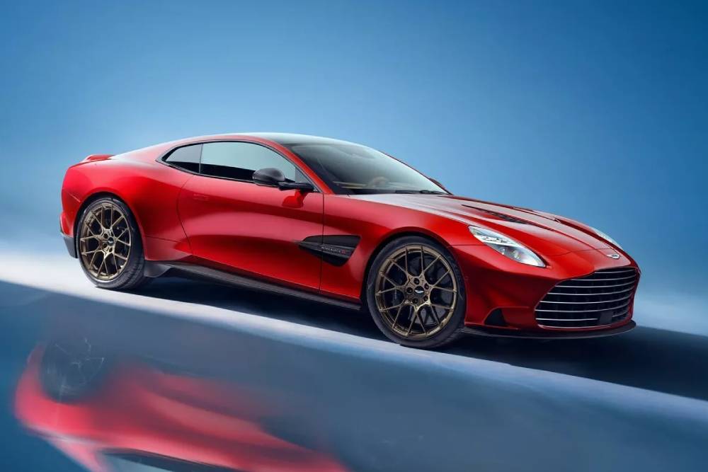 https://autogreeknews.gr/wp-content/uploads/2024/09/2025-Aston-Martin-Vanquish-902-4.jpg