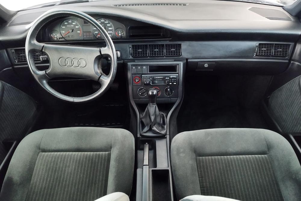 https://autogreeknews.gr/wp-content/uploads/2024/09/Audi-100-1990-7.jpg