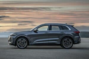 Audi-Q5-2024-(16)