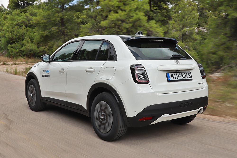 https://autogreeknews.gr/wp-content/uploads/2024/09/Fiat-600-1.2-Hybrid-rear.jpg