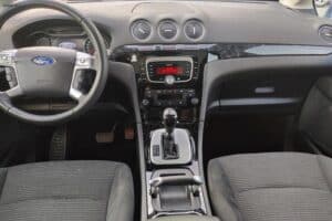 Ford-Galaxy-’12-CarCenter-(5)