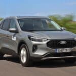 Ford-Kuga-FHEV-kinisi