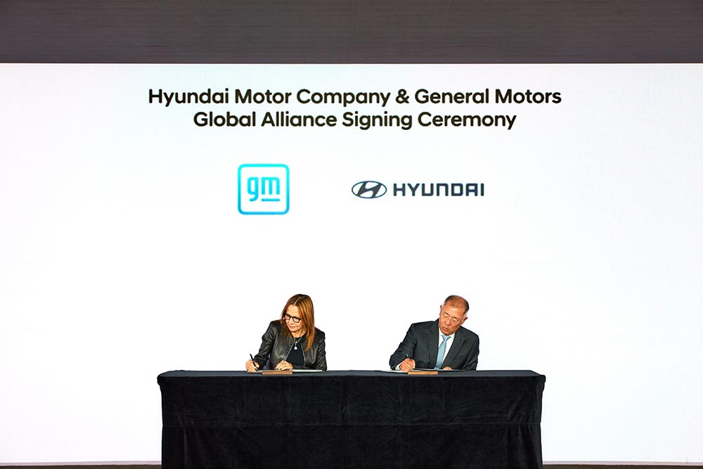 https://autogreeknews.gr/wp-content/uploads/2024/09/GM-Hyundai-agreement-3.jpg