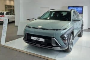 Hyunndai-Kona-ekthesi