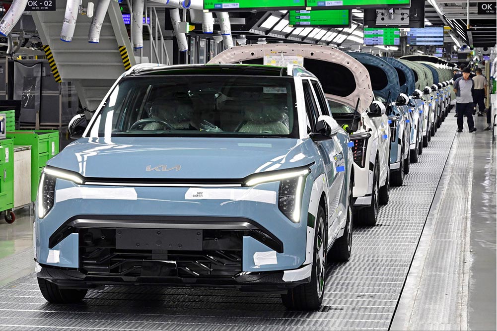 https://autogreeknews.gr/wp-content/uploads/2024/09/Kia_Gwangmyeong_EVO_Plant-1.jpg