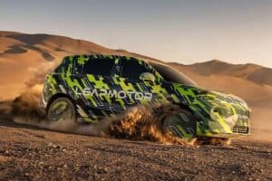 Leapmotor-B10-Teaser-1-2048×1152