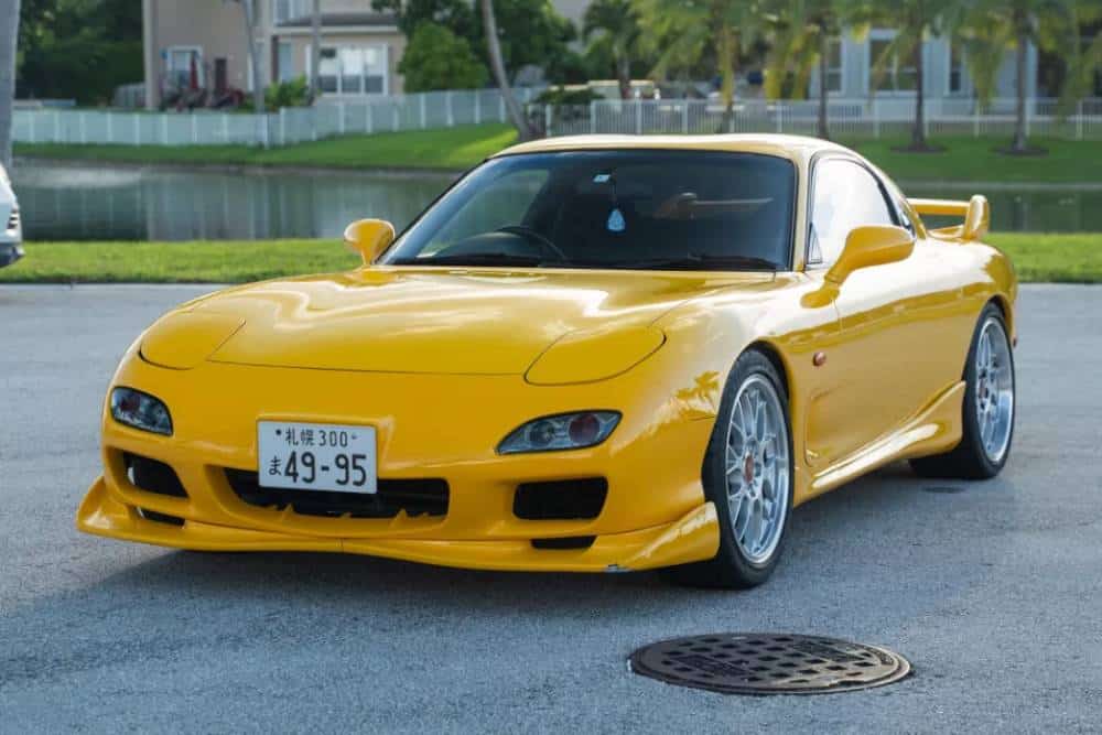 Κίτρινος πυρετός με το Mazda RX-7 RS-R