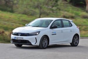 Opel-Corsa-fl-kinisi