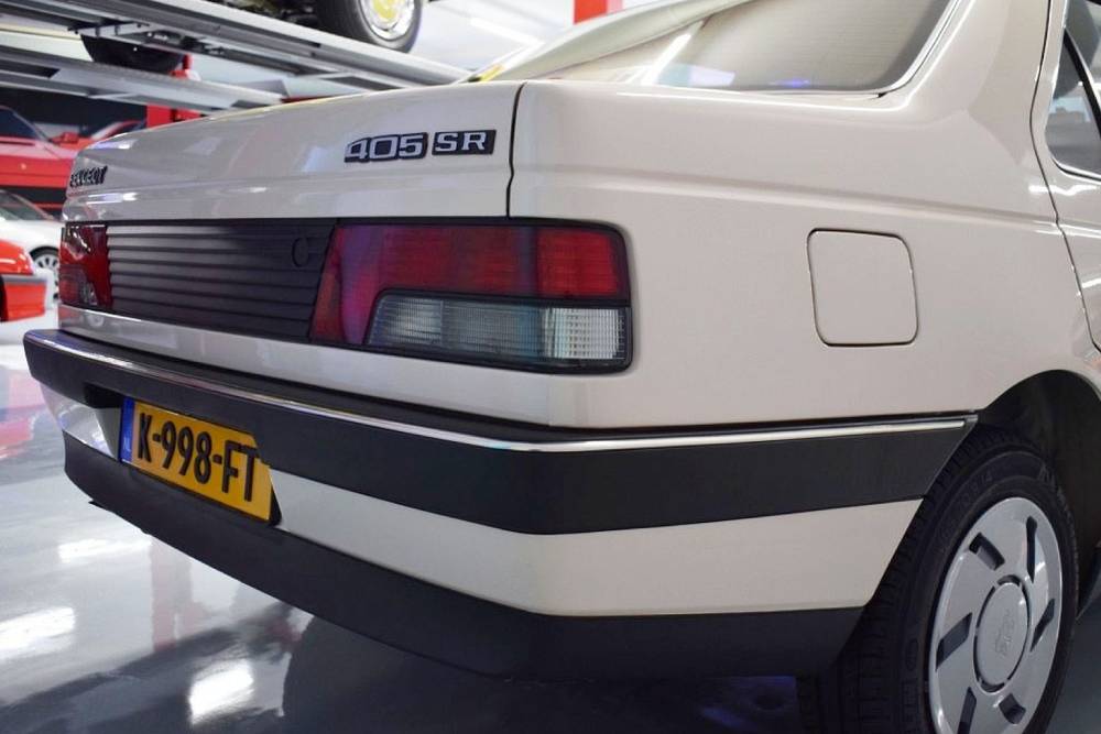 https://autogreeknews.gr/wp-content/uploads/2024/09/Peugeot_405_SR_1991_for_sale-9.jpg
