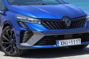 Renault-Clio-E-Tech-2024-(17)