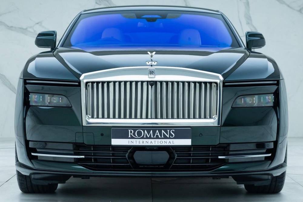 https://autogreeknews.gr/wp-content/uploads/2024/09/Rolls-Royce_Spectre_2024_depreciation-13.jpg