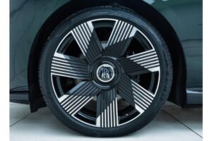 Rolls-Royce_Spectre_2024_depreciation (9)