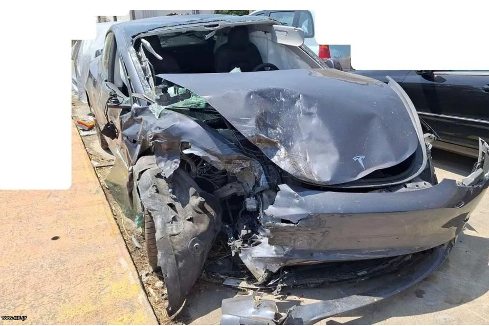 https://autogreeknews.gr/wp-content/uploads/2024/09/Tesla-Model-3-trakarismeno.jpg