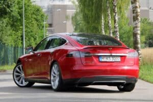 Tesla_Model_S_P85_P85_D_poradna_sada_03