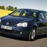 Volkswagen-Golf-2004-wallpaper