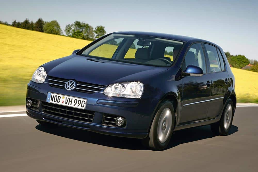 https://autogreeknews.gr/wp-content/uploads/2024/09/Volkswagen-Golf-2004-wallpaper.jpg