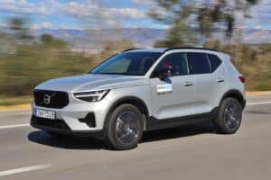 Volvo-XC40-kinisi