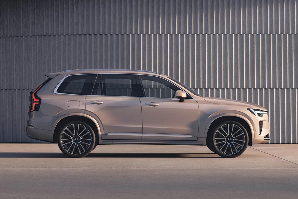 https://autogreeknews.gr/wp-content/uploads/2024/09/Volvo-XC90-2024-13.jpg