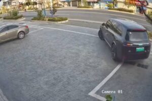 autonomous suv leaves 02