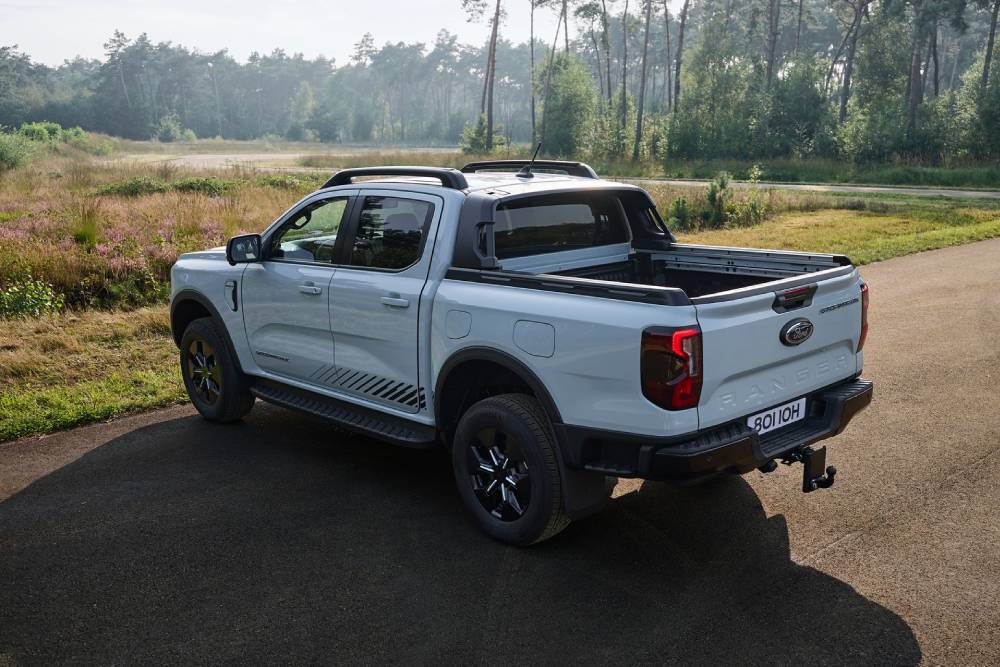 https://autogreeknews.gr/wp-content/uploads/2024/09/ford-pro-finally-launches-ranger-phev-globally-deb-4.jpg