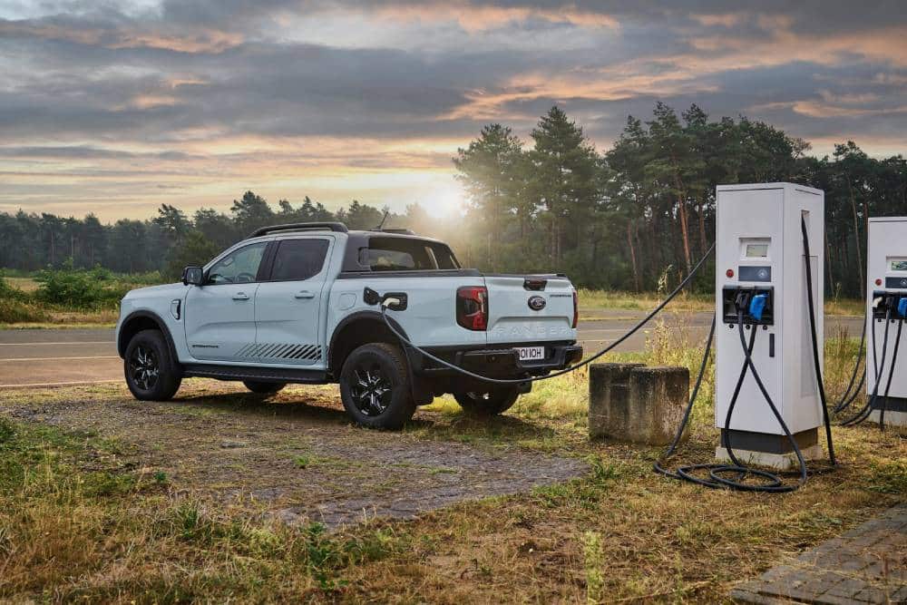 https://autogreeknews.gr/wp-content/uploads/2024/09/ford-pro-finally-launches-ranger-phev-globally-deb.jpg